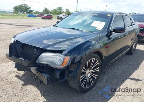 2014 Chrysler 300 300S z USA, uszkodzony, nr VIN 2C3CCABG9EH143122